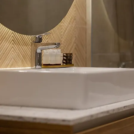 Tho Luxury Apartamento Braşov