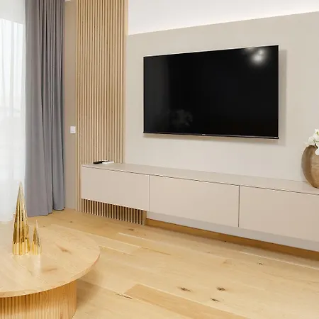 Tho Luxury Apartamento Braşov
